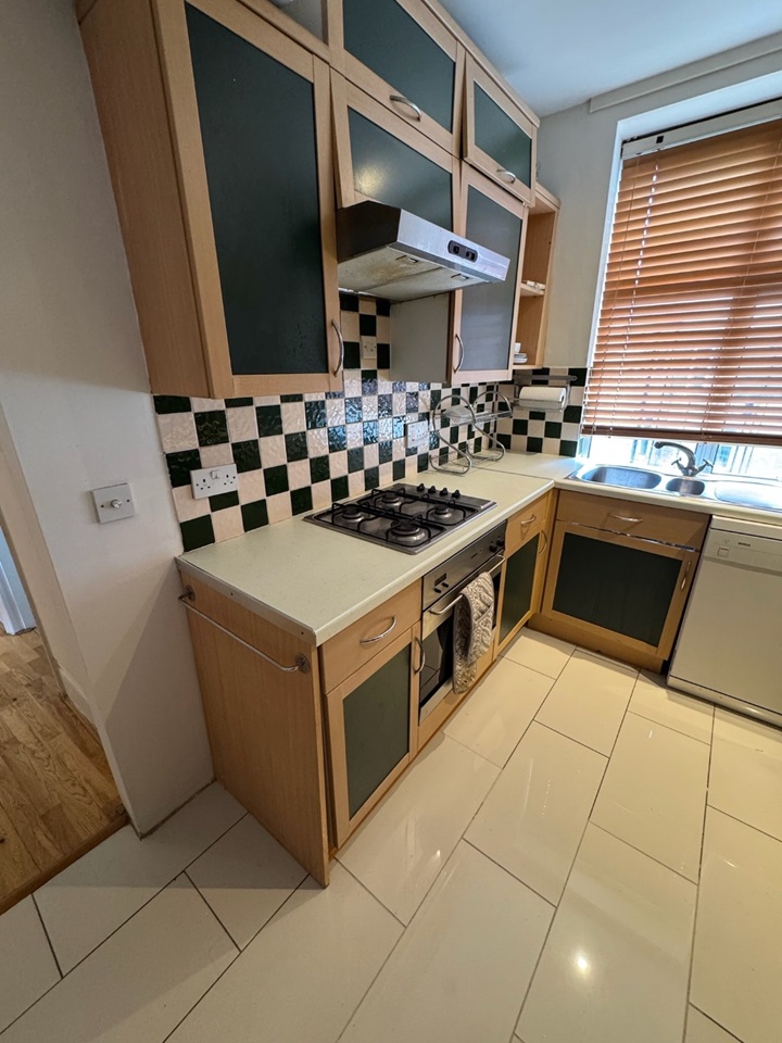 Additional image 5 of 4 Bed Flat, Park Mansions, SW8, N1 7GU