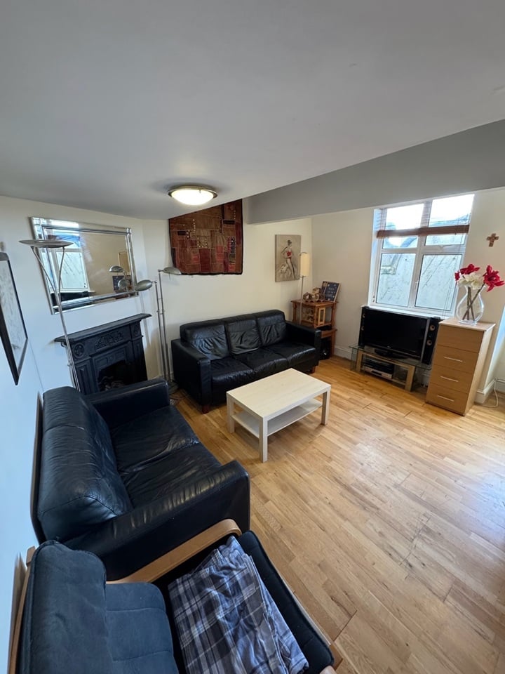 Additional image 2 of 4 Bed Flat, Park Mansions, SW8, N1 7GU