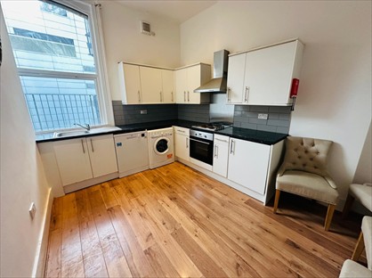 1 Bed Flat, North End, CR0