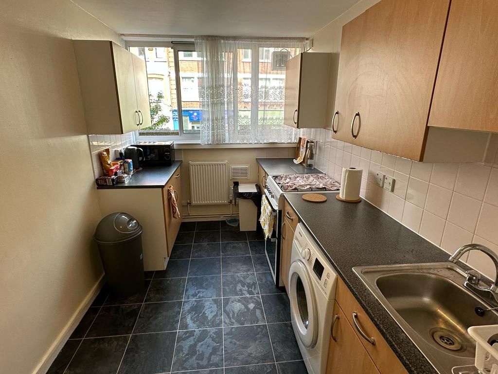 Additional image 8 of 3 Bed Flat, The Triangle, EC1V, N1 7GU