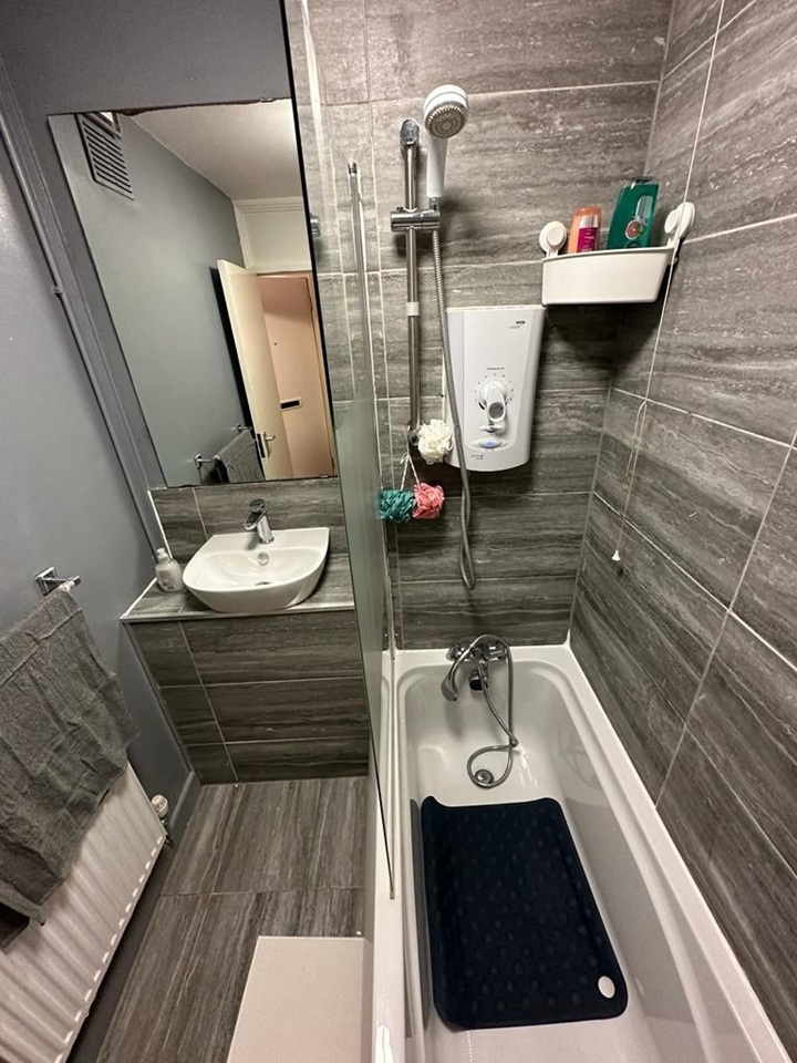 Additional image 10 of 3 Bed Flat, The Triangle, EC1V, N1 7GU