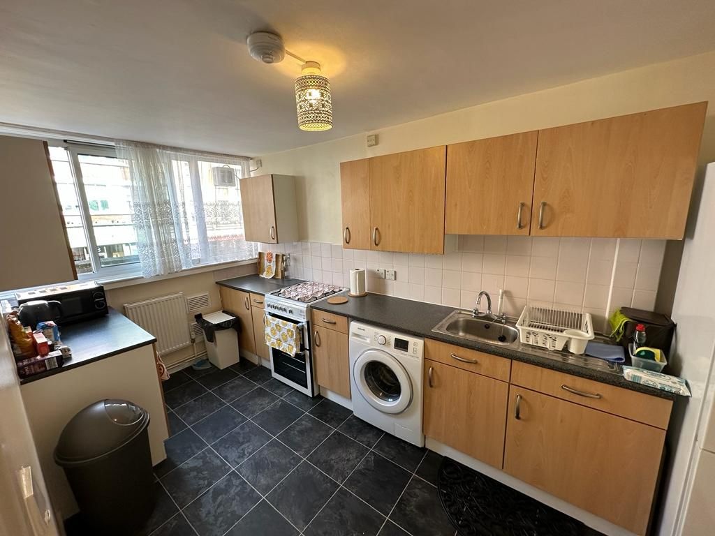 Additional image 7 of 3 Bed Flat, The Triangle, EC1V, N1 7GU