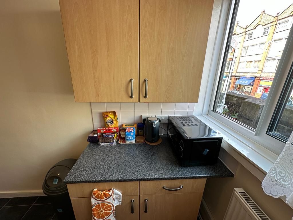 Additional image 9 of 3 Bed Flat, The Triangle, EC1V, N1 7GU