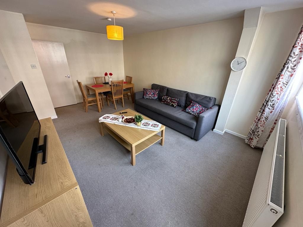 Additional image 4 of 3 Bed Flat, The Triangle, EC1V, N1 7GU