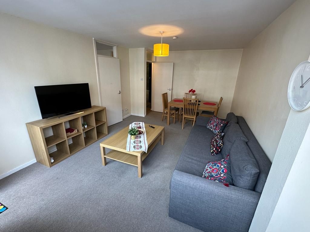 Additional image 5 of 3 Bed Flat, The Triangle, EC1V, N1 7GU