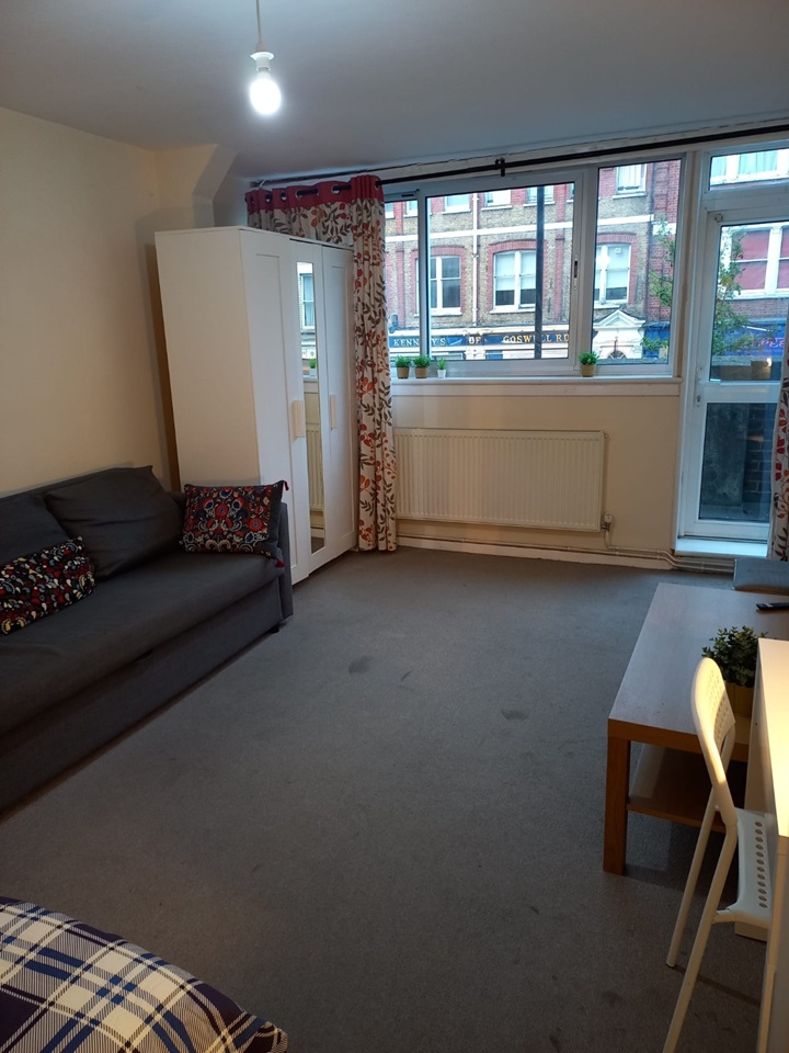 Additional image 3 of 3 Bed Flat, The Triangle, EC1V, N1 7GU