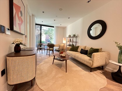 1 Bed Flat, Cluny Mews, SW5