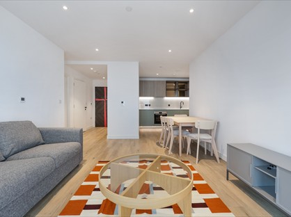 1 Bed Flat, Greenleaf Walk, UB1