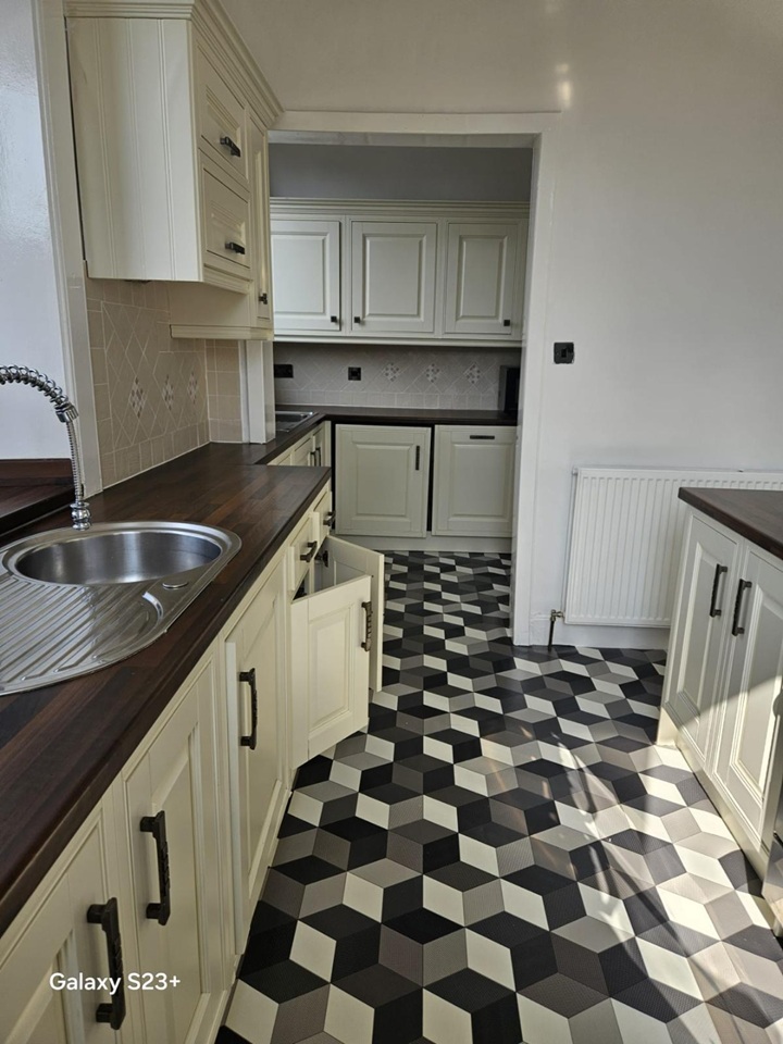 3 Bed Flat, Moat Place, EH14 photo 4