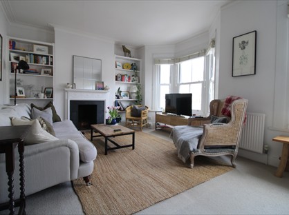 2 Bed Flat, Northcote Road, SW11
