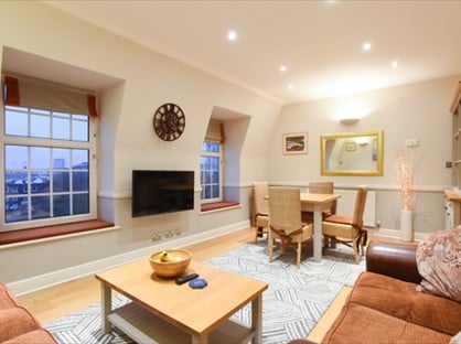 1 Bed Flat, Fountain Court, PO1