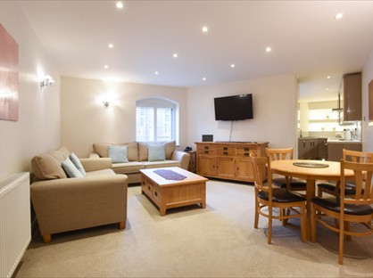 2 Bed Flat, Garage Apartments, PO5