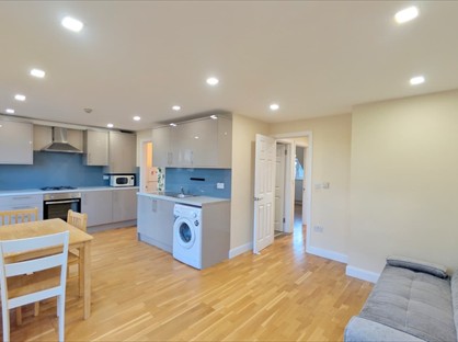 2 Bed Flat, Turners Hill, EN8