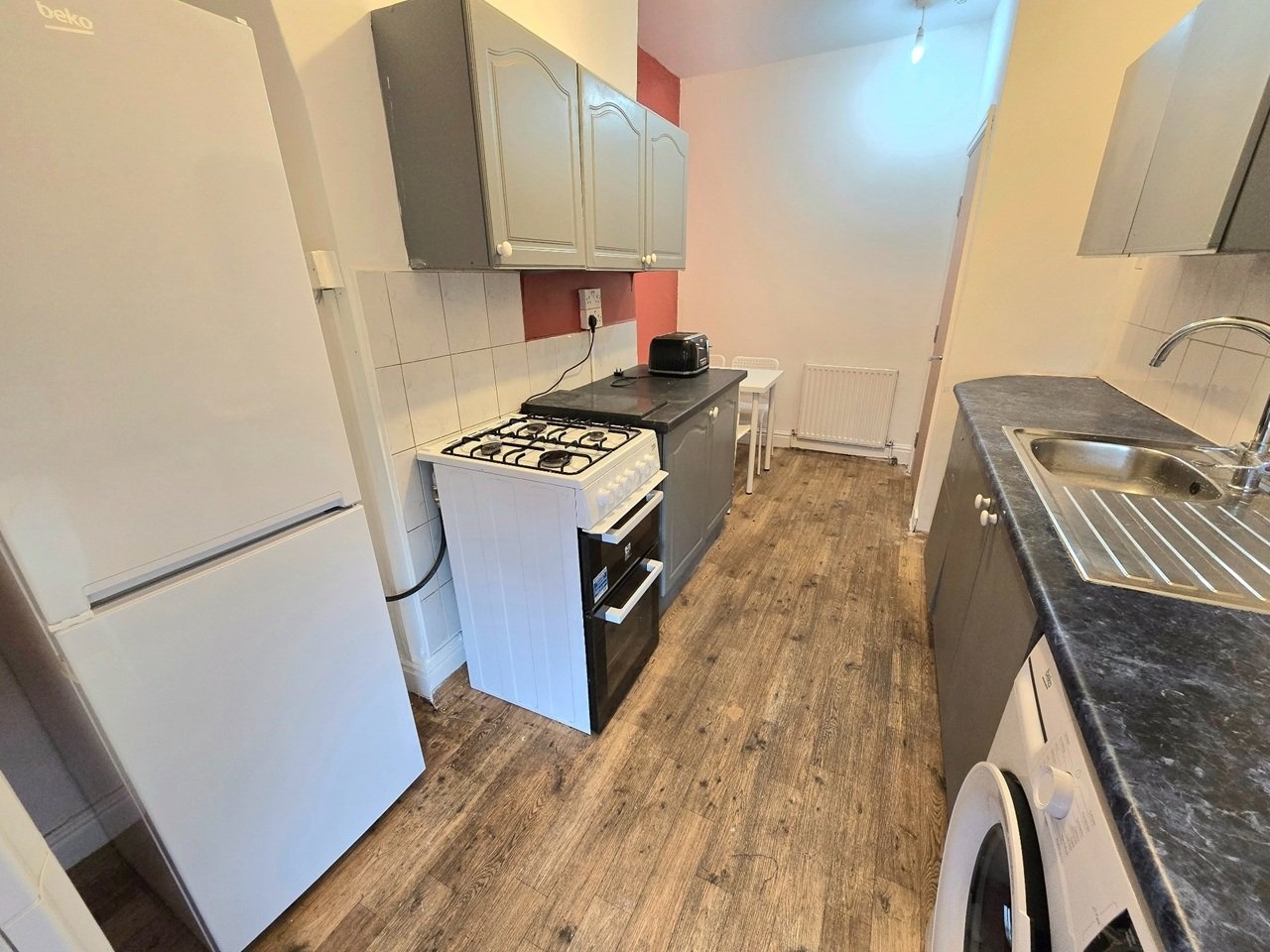 4 Bed Flat, Liverpool, L8 photo 4