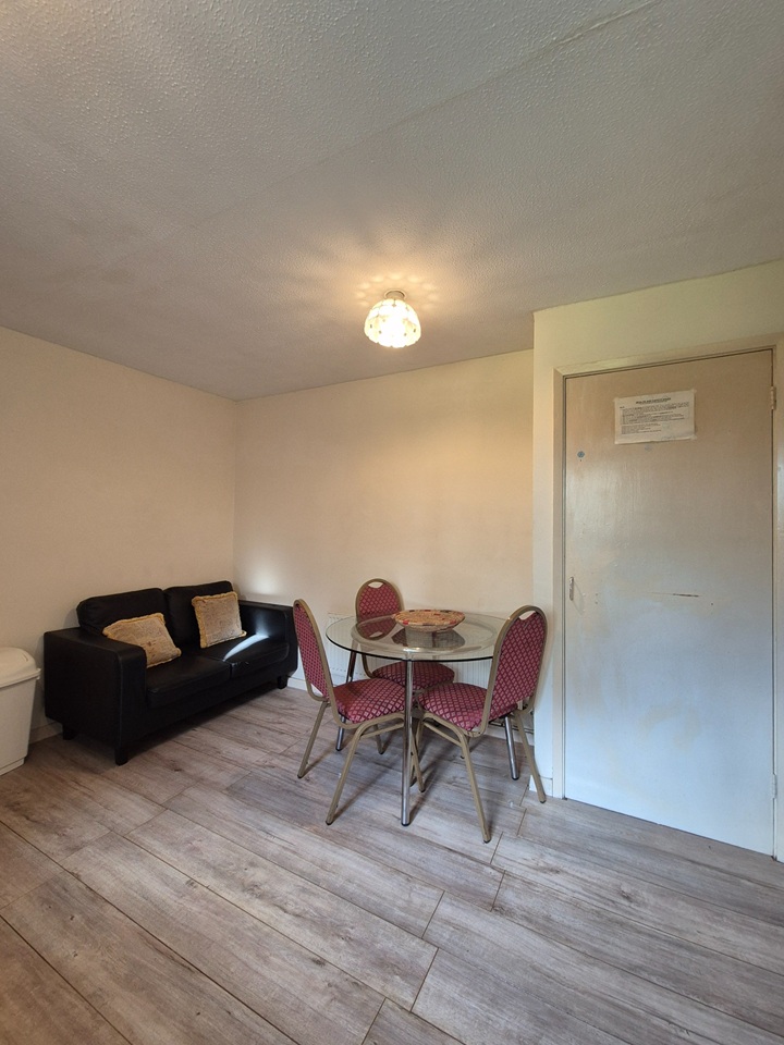 3 Bed Flat, Sackville Close, CB4 photo 5