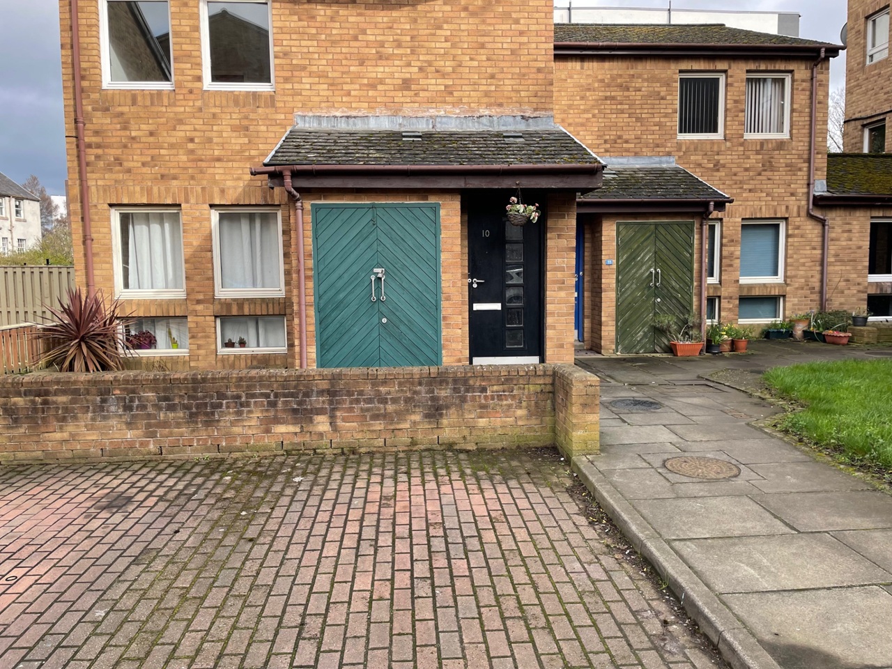 1 Bed Flat, Sunnybank Terrace, EH7, N1 7GU