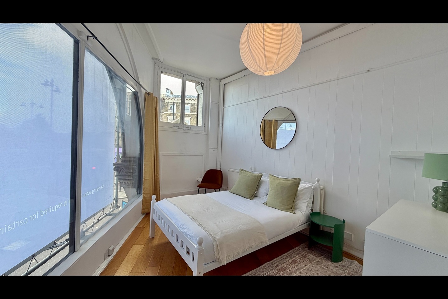 1 Bed Flat, Great Eastern St, EC2A photo 3