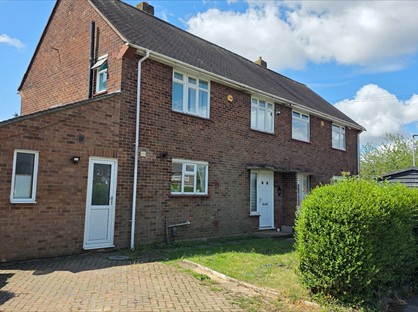 3 Bed Semi-Detached House, High Wood Close, LU1