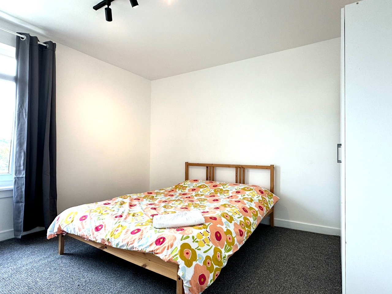 3 Bed Flat, Oxgangs Crescent, EH13 photo 4