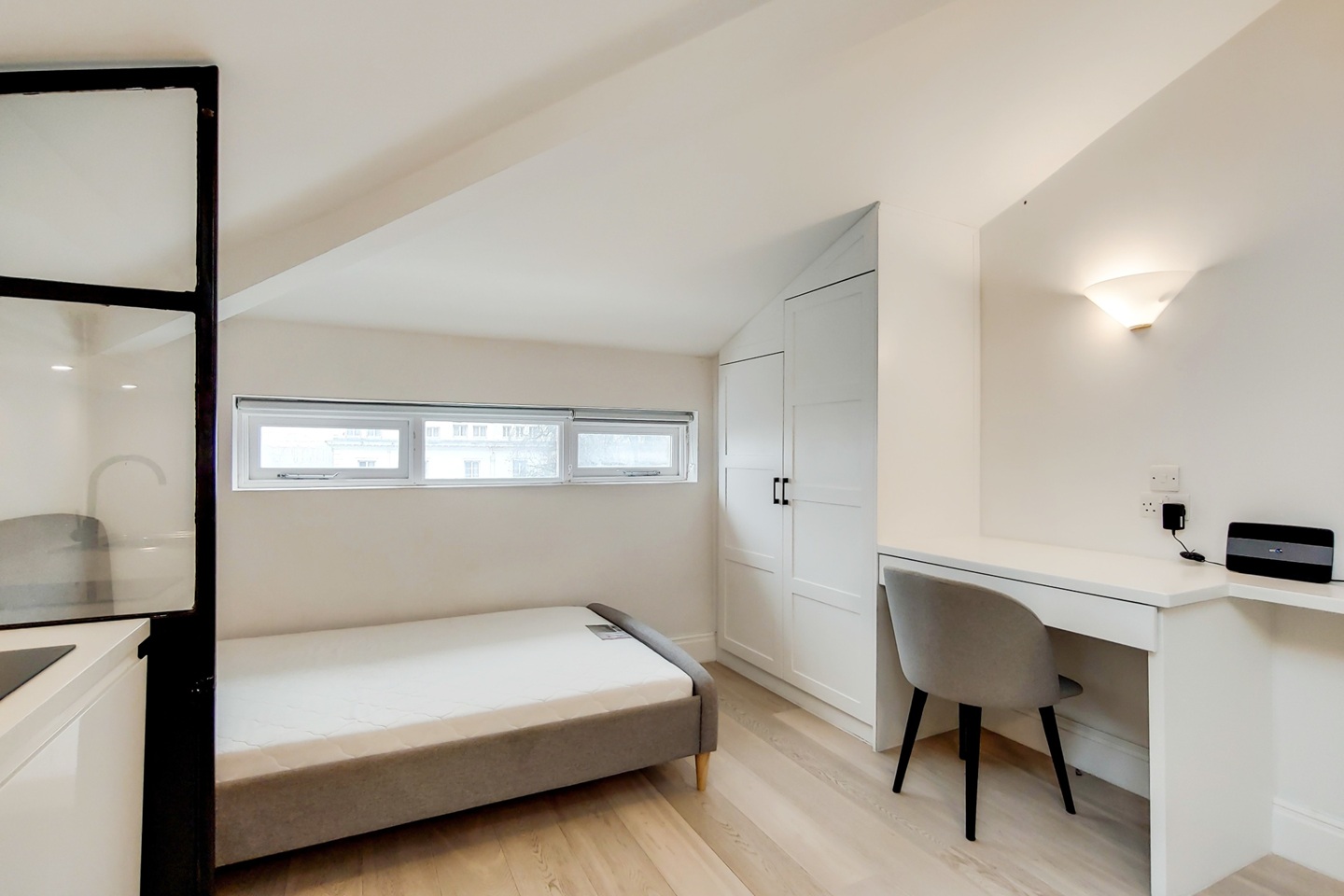 Studio Flat, Westbourne Terrace, W2 photo 3