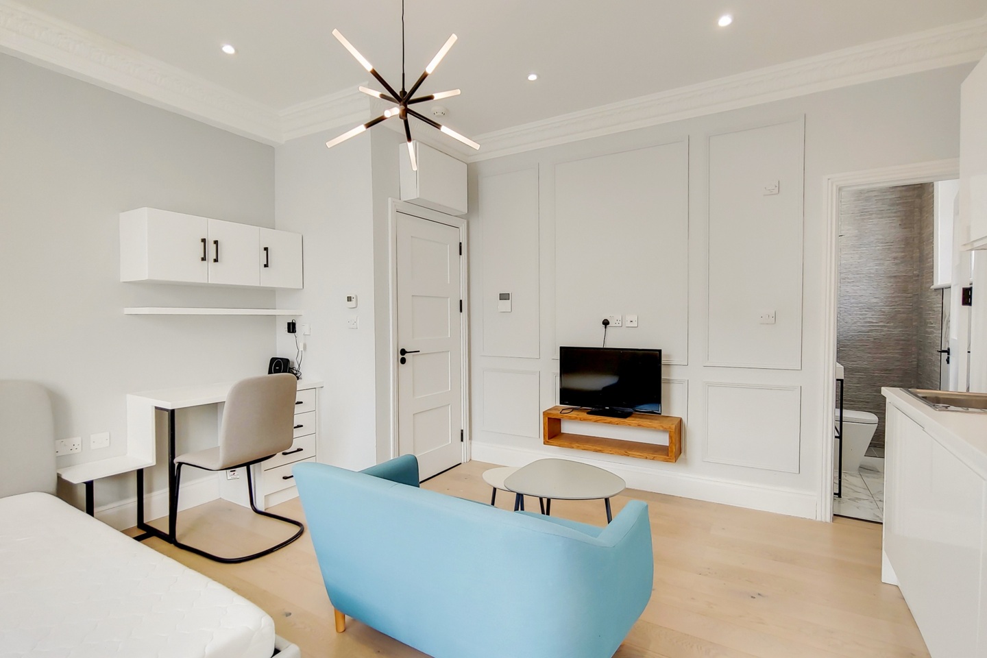 Studio Flat, Westbourne Terrace, W2