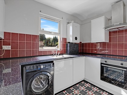 3 Bed Flat, Croydon Road, BR3