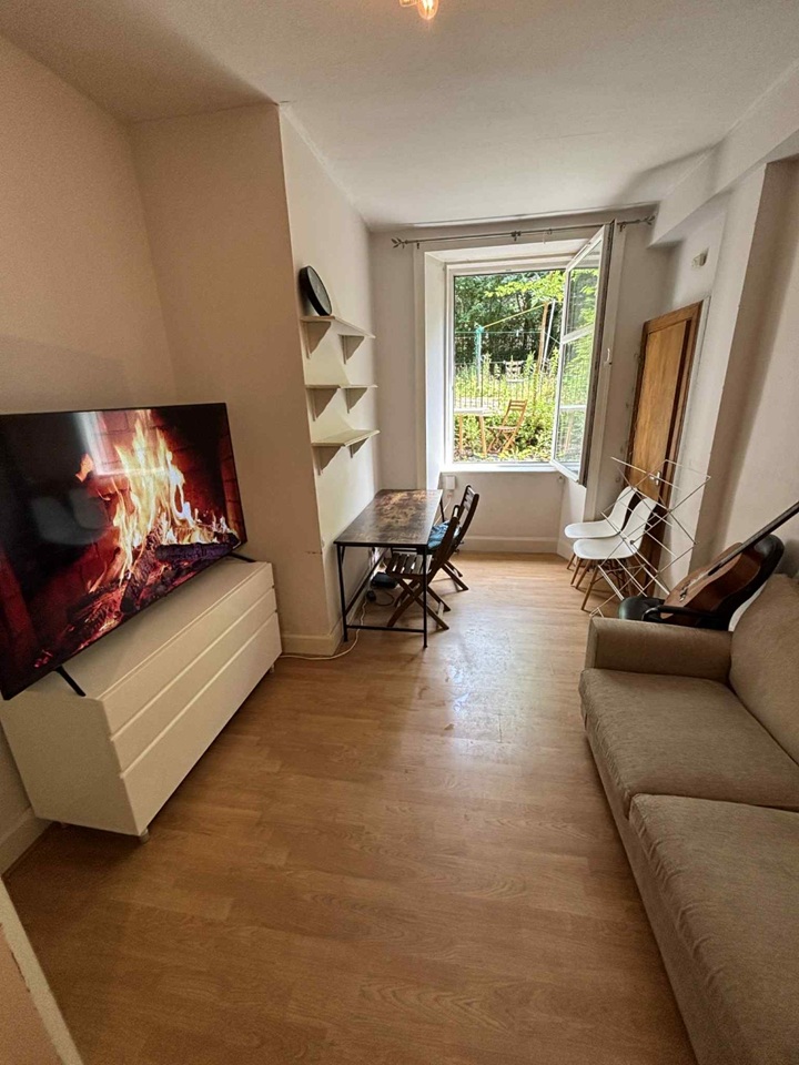 1 Bed Flat, Bryson Road, EH11