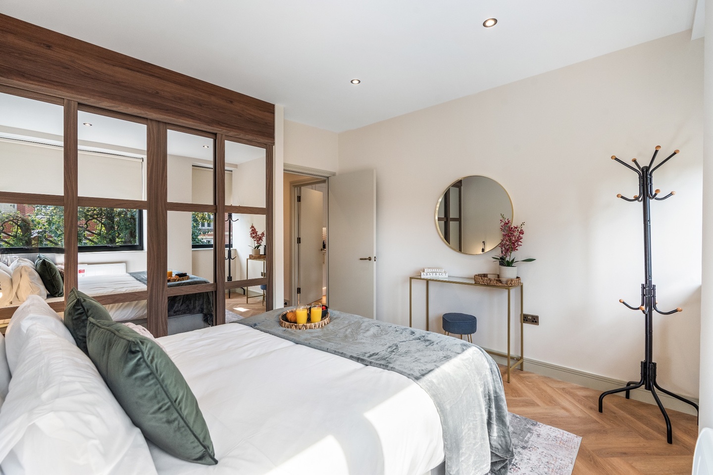 1 Bed Flat, Davigdor Road, BN3 photo 2
