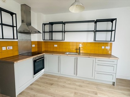 2 Bed Flat, Springfield Court, M3