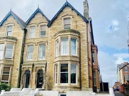 3 Bed Flat, Clifton Drive North, FY8