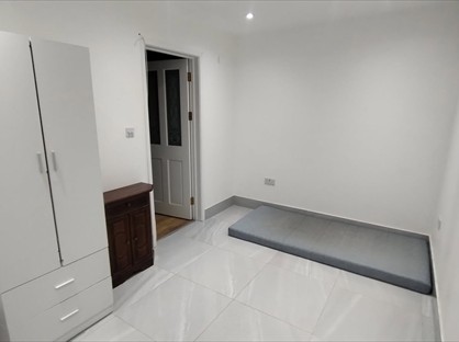 Room in a Shared House, Portland Road, CR4