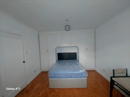 Room in a Shared Flat, Warkworth Gardens, TW7