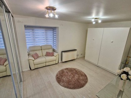 Studio Flat, Curie Gardens, NW9