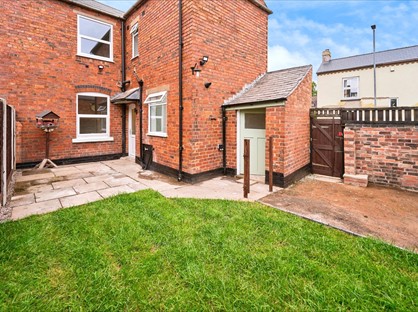 4 Bed Semi-Detached House, Clarendon Street, WS3