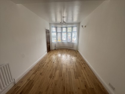 4 Bed Semi-Detached House, Ascot Gardens, UB1