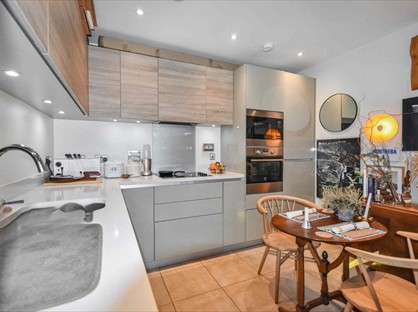 1 Bed Flat, Stanley Road, W3