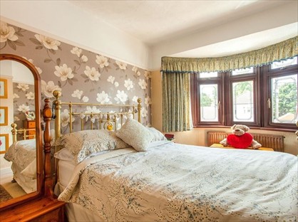 3 Bed Detached House, St. Albans Avenue, E6