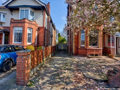 4 Bed Semi-Detached House, Park Road, M32