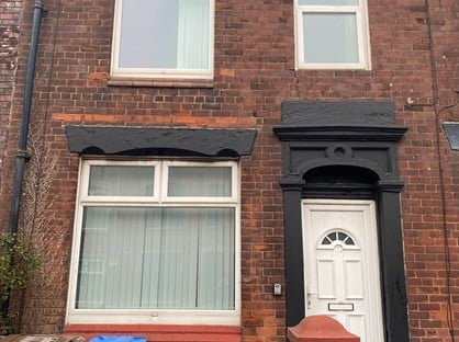 3 Bed Terraced House, Oldham Road, OL2