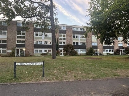 2 Bed Flat, Trafalgar Drive, KT12
