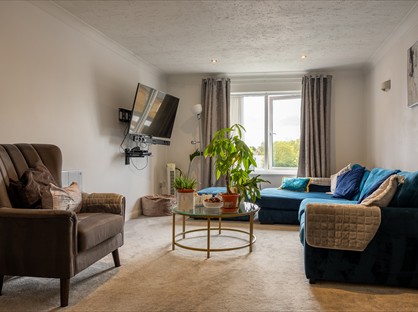 2 Bed Flat, Cobham Gate, KT11