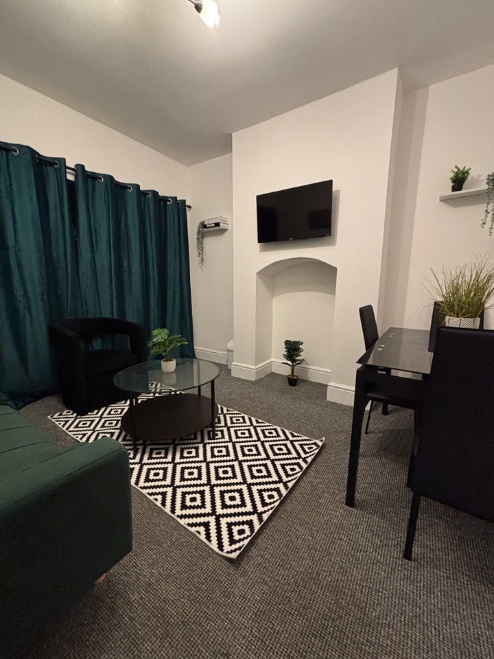 3 Bed Terraced House, Hinckley Road, LE3, N1 7GU