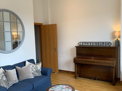 2 Bed Flat, Queen Charlotte Street, EH6