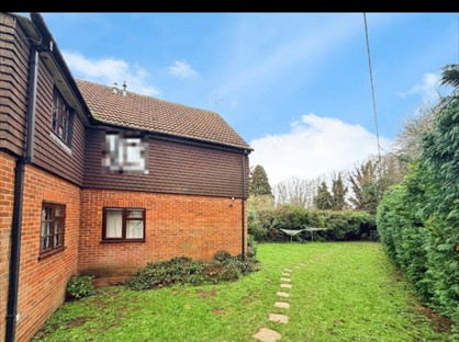 2 Bed Flat, Hazebrouck Court, RG23