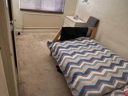 Room in a Shared House, Roding Lane South, IG4
