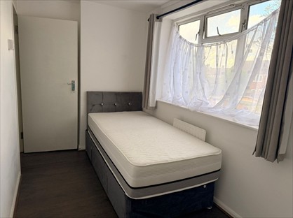 Room in a Shared House, Webbs Road, UB4
