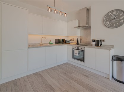 3 Bed Flat, Short - Mid Term Lets - All Bills In, BN3