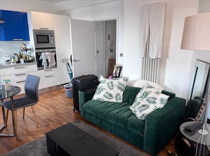 2 Bed Flat, Bank Mansions, NW11
