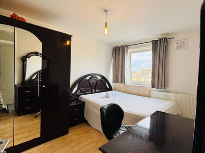 3 Bed Flat, Portia Way, E3