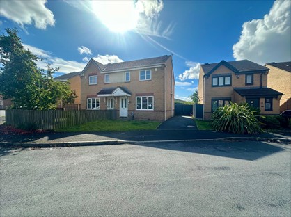 3 Bed Semi-Detached House, Hopefield Way, BD5